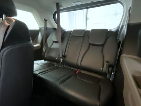 Used 2025 Kia Carnival FWD image 20