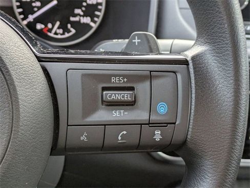 Used 2022 Nissan Rogue SV image 27