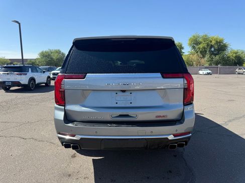 Used 2025 GMC Yukon XL Denali AWD/4WD image 6