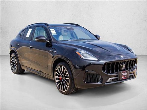 Used 2023 Maserati Grecale Modena AWD/4WD image 3