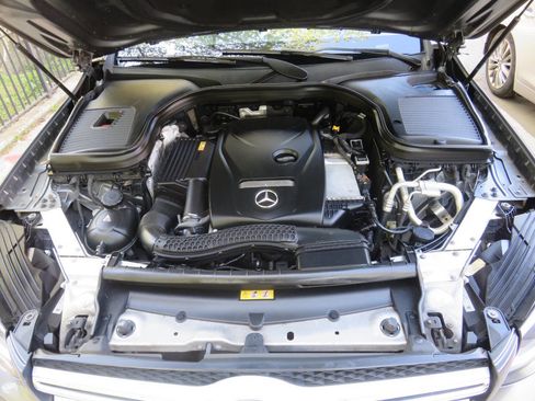 Used 2017 Mercedes-Benz GLC 300 4MATIC image 39