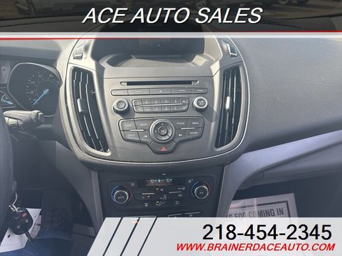 Used 2017 Ford Escape SE image 9