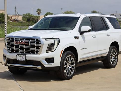 New 2026 GMC Yukon Denali w/ Denali Reserve Package image 3