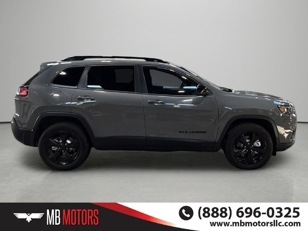 Used 2023 Jeep Cherokee Altitude Lux AWD/4WD image 5