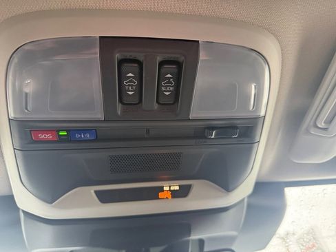 Used 2024 Subaru Crosstrek 2.0i Premium image 22