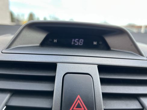 Used 2013 Toyota Corolla LE image 24