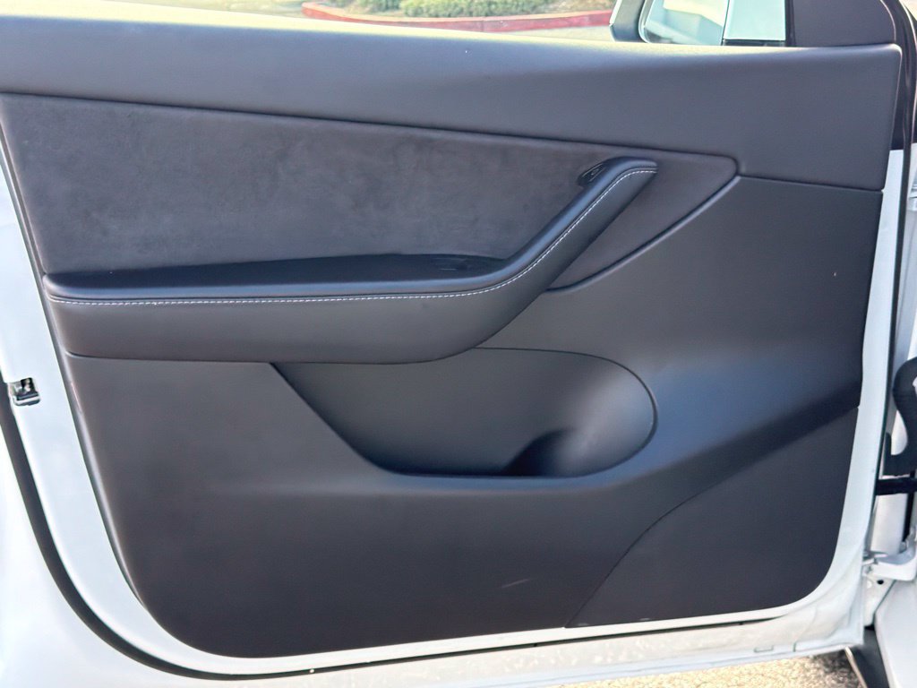 Used 2021 Tesla Model Y Long Range AWD/4WD image 19
