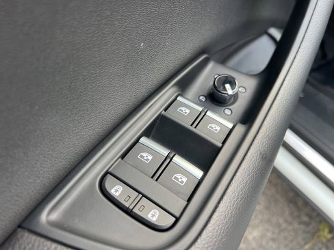 Used 2022 Audi Q8 Premium Plus w/ Premium Plus Package image 11