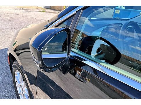 Used 2024 Chrysler Pacifica Touring-L FWD image 33