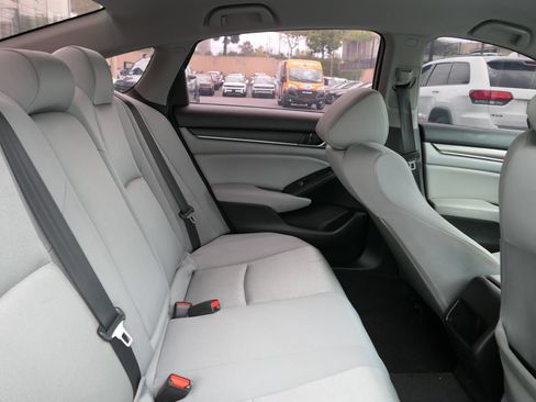 Used 2018 Honda Accord LX image 23