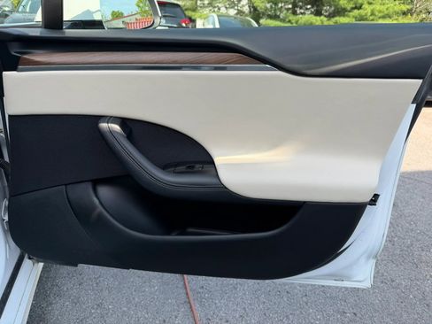 Used 2022 Tesla Model S Standard Range image 23