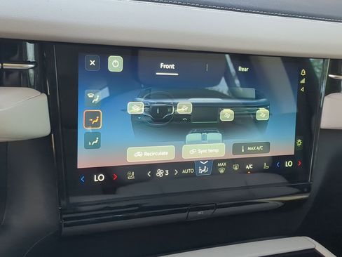 New 2026 Lincoln Navigator Premiere image 18