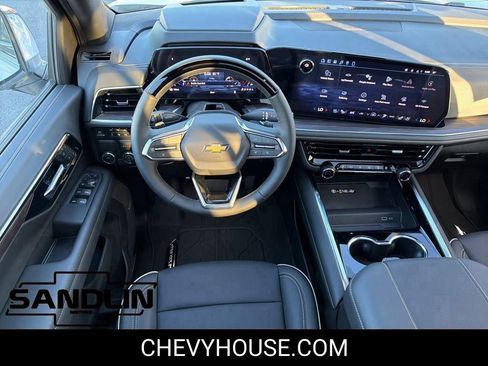 New 2026 Chevrolet Suburban Premier RWD image 20