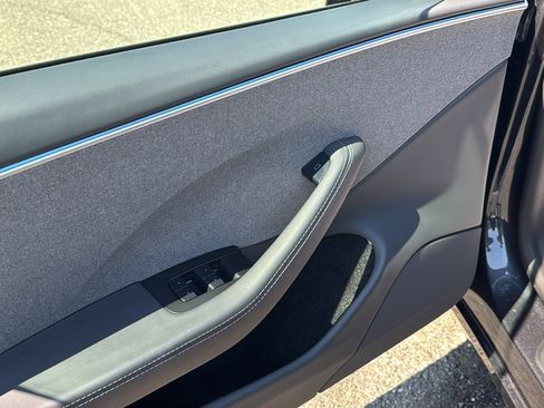 Used 2025 Tesla Model 3 Long Range RWD image 16