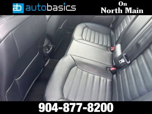Used 2018 Ford Fusion SE w/ Fusion SE Technology Package FWD image 19