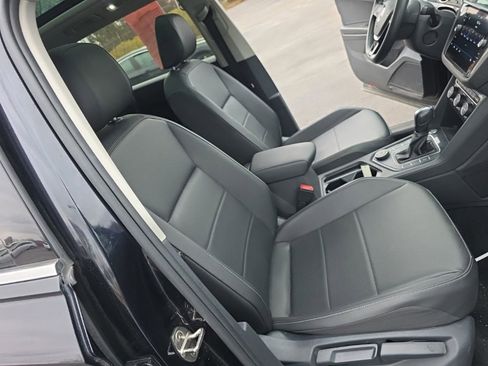 Used 2020 Volkswagen Tiguan SE w/ Panoramic Sunroof Package image 31