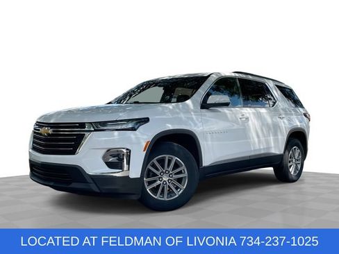 Used 2023 Chevrolet Traverse LT FWD image 1