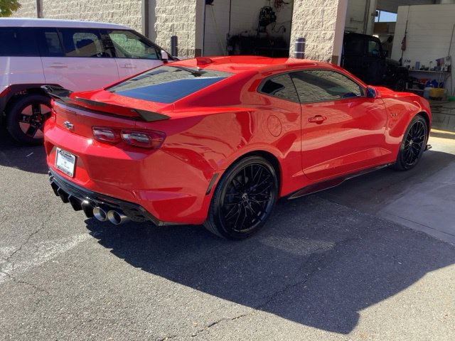 Used 2021 Chevrolet Camaro LT RWD image 4