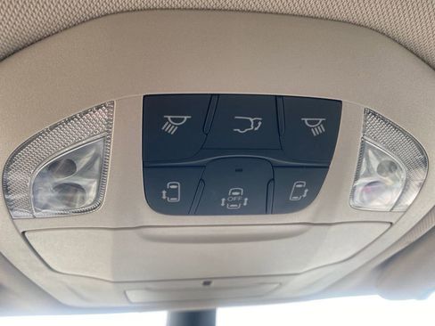 Used 2024 Chrysler Pacifica Touring-L FWD image 28