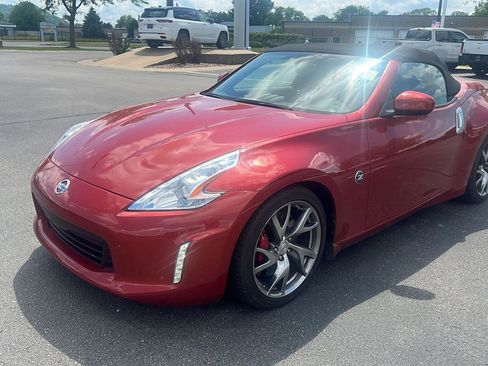 Used 2015 Nissan 370Z Touring Sport RWD image 22