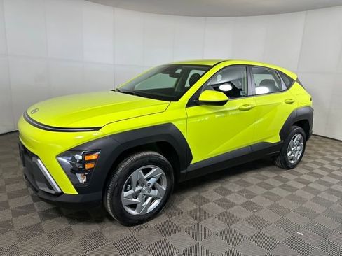 Used 2024 Hyundai Kona SE image 7