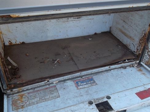 Used 2010 Ford F550 2WD Regular Cab Super Duty image 14