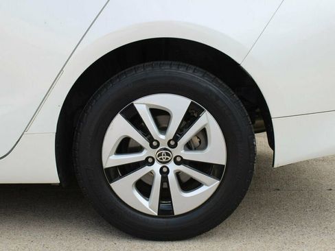 Used 2016 Toyota Prius Two FWD image 35