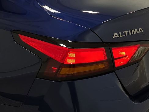 Used 2024 Nissan Altima 2.5 SR image 32