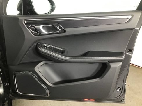 Certified 2026 Porsche Macan GTS AWD/4WD image 18