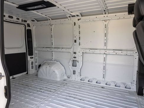 Used 2025 RAM ProMaster 2500 w/ Convenience Group FWD image 18