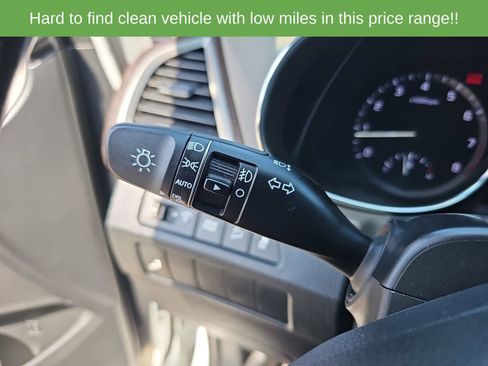Used 2017 Hyundai Santa Fe Sport FWD image 20