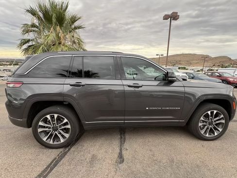 Used 2023 Jeep Grand Cherokee Overland w/ Advanced Protech Group III AWD/4WD image 6
