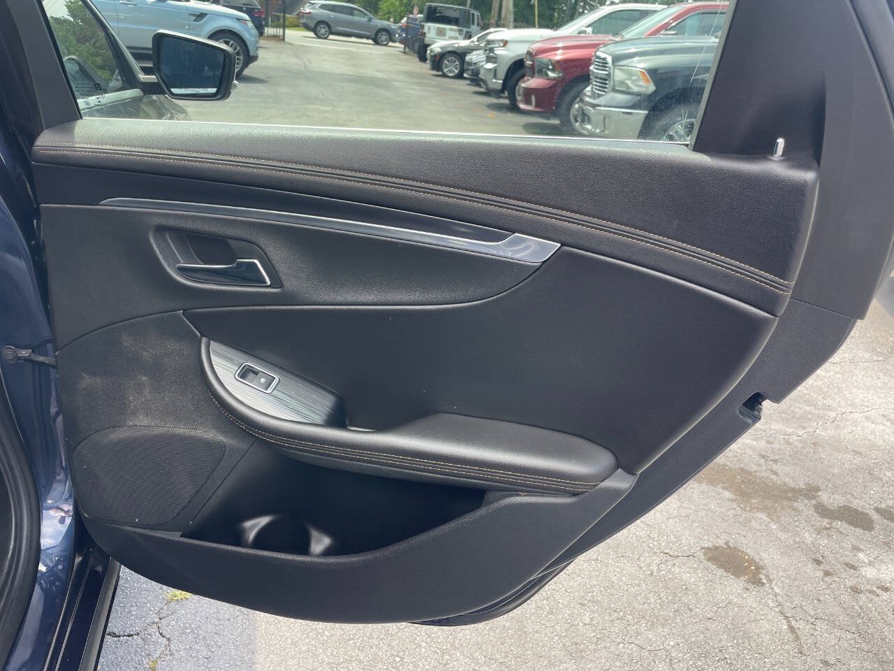 Used 2016 Chevrolet Impala LT w/ Convenience Package FWD image 22