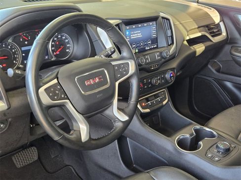 Used 2024 GMC Terrain SLT image 11