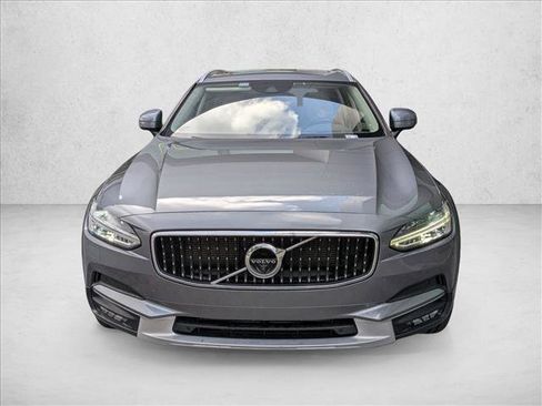 Used 2020 Volvo V90 T6 Cross Country w/ Protection Package Premier AWD/4WD image 2