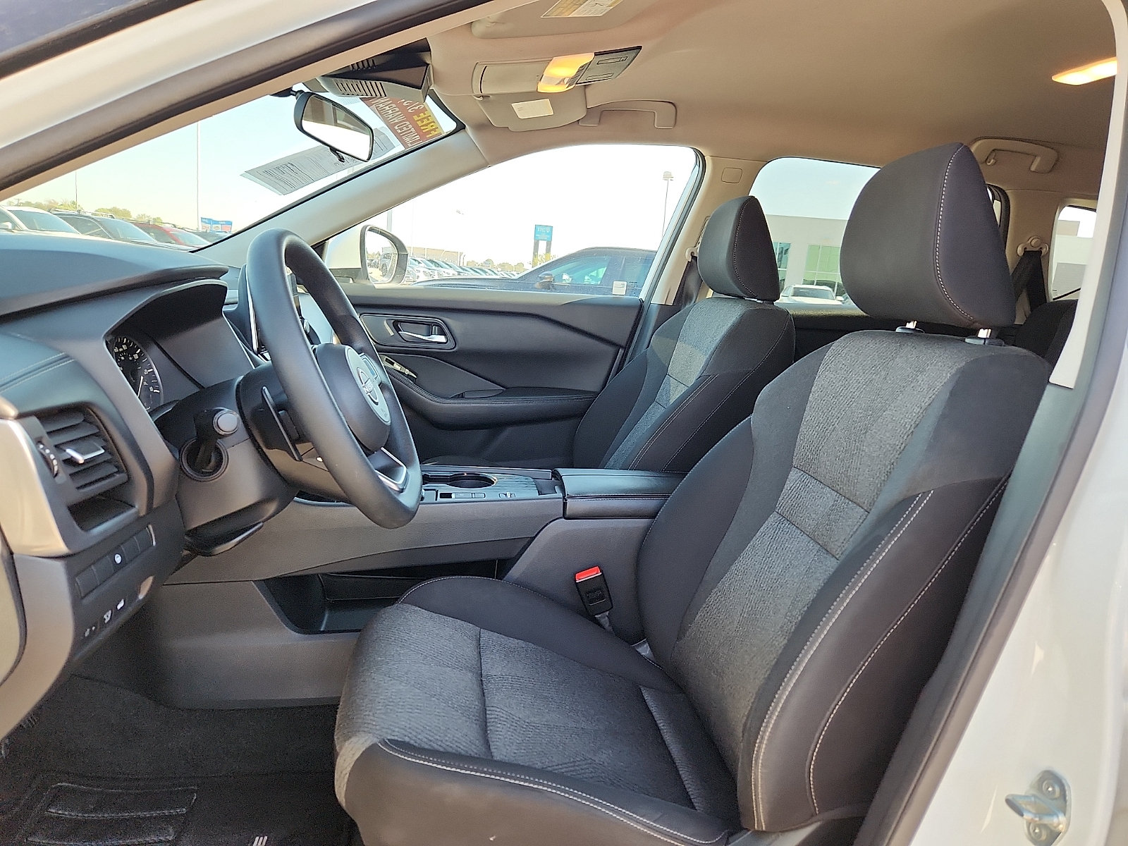 Used 2024 Nissan Rogue SV FWD image 12