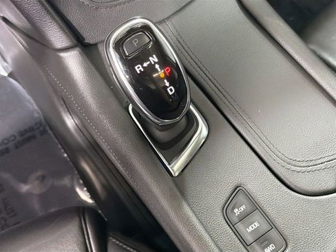 Used 2019 Cadillac XT5 Premium Luxury w/ Driver Assist Package AWD/4WD image 19