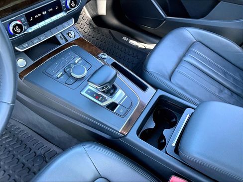 Used 2019 Audi Q5 2.0T Premium w/ Convenience Package AWD/4WD image 20