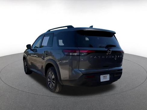 Used 2025 Nissan Pathfinder SV image 11