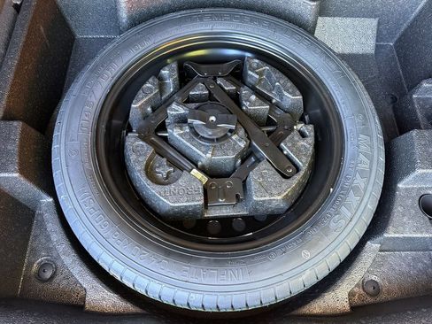 Used 2023 Buick Envision Avenir FWD image 36