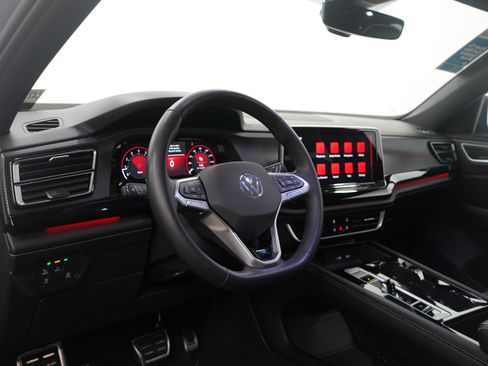 Used 2024 Volkswagen Atlas Cross Sport SEL Premium R-Line AWD/4WD image 17