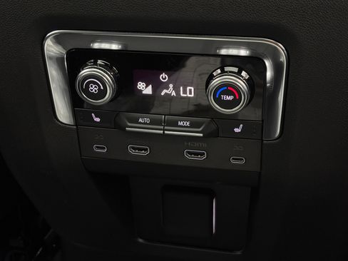 New 2026 GMC Yukon AT4 w/ AT4 Premium Plus Package AWD/4WD image 8