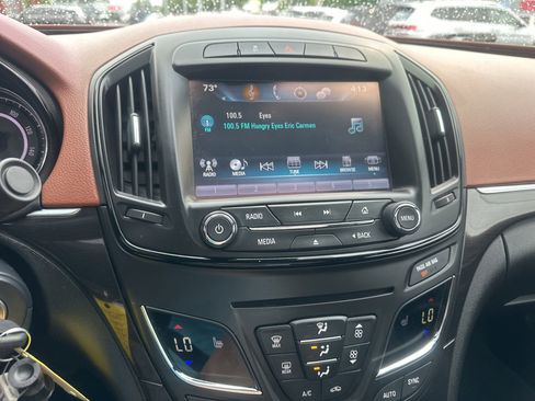 Used 2017 Buick Regal Sport Touring FWD image 23