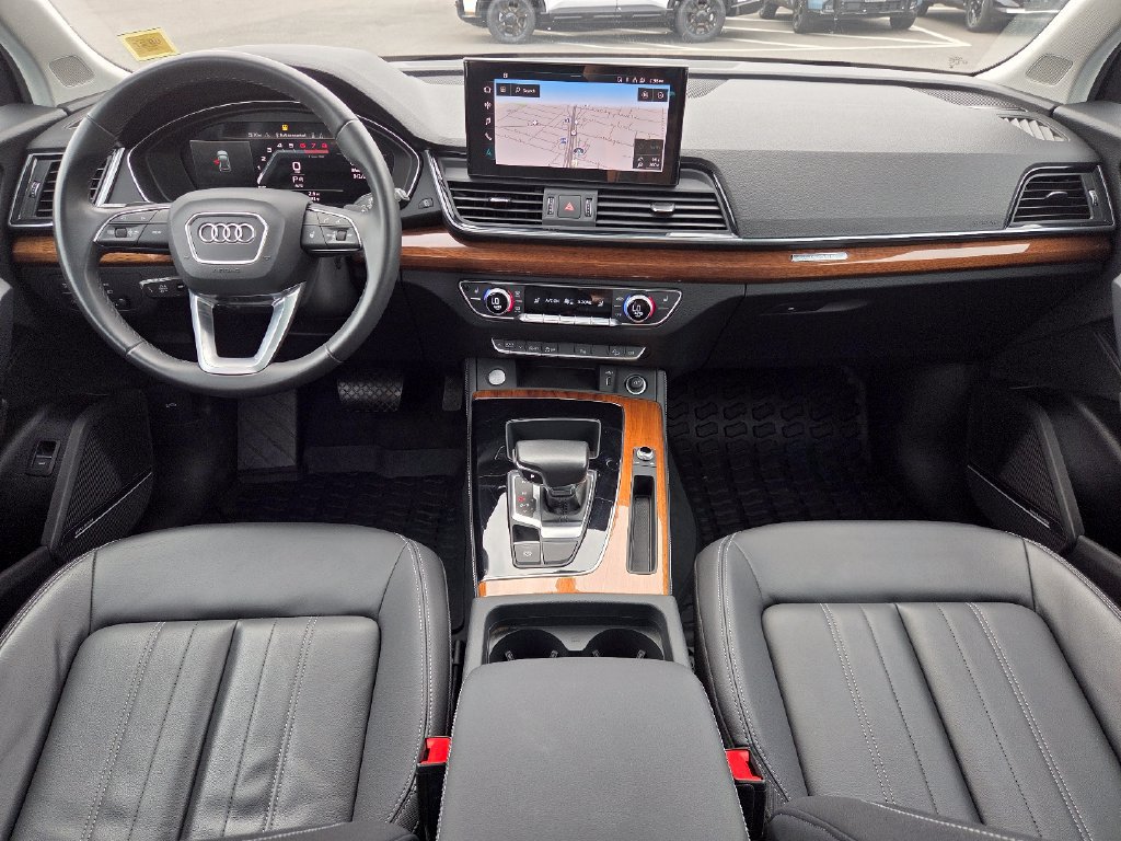 Used 2023 Audi Q5 2.0T Premium Plus w/ Premium Plus Package AWD/4WD image 12