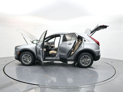 Used 2024 Cadillac XT4 Premium Luxury image 36