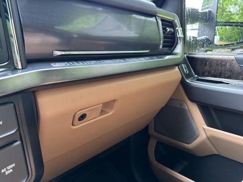 New 2025 Ford F250 Lariat w/ Lariat Ultimate Package image 40