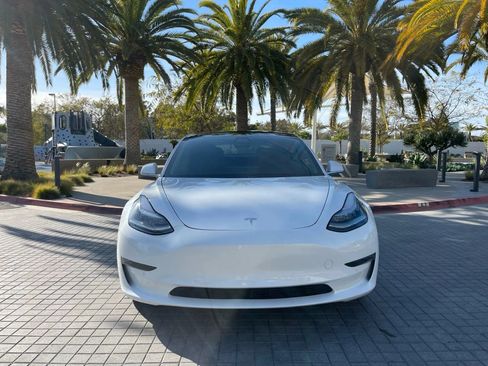 Used 2020 Tesla Model 3 Standard Range Plus RWD image 2