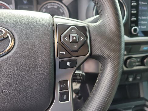 Used 2021 Toyota Tacoma SR5 AWD/4WD image 29