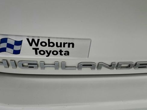 Used 2023 Toyota Highlander Bronze Edition AWD/4WD image 21