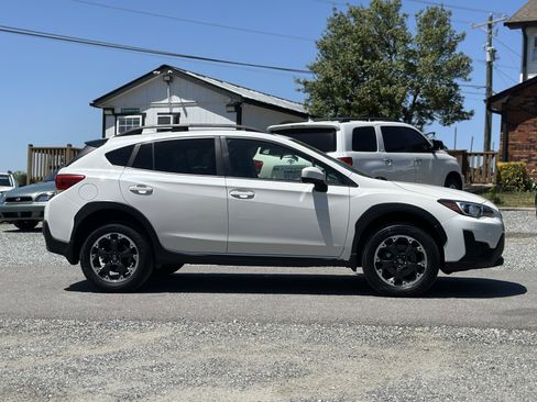 Used 2021 Subaru Crosstrek 2.0i Premium w/ Popular Package #2 AWD/4WD image 2
